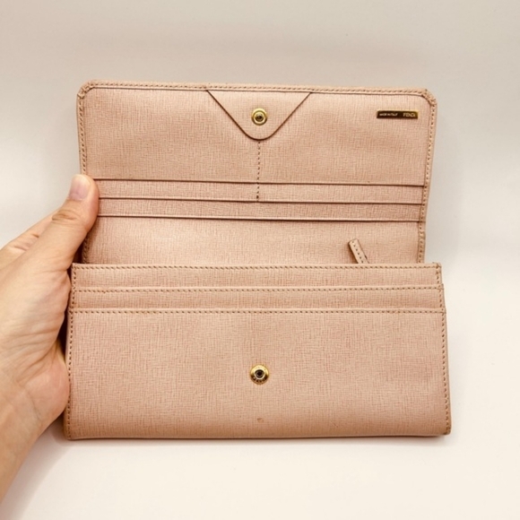 FENDI Pink Beige Leather Logo Plate Long Wallet – Great Preloved Condition - Picture 4 of 12